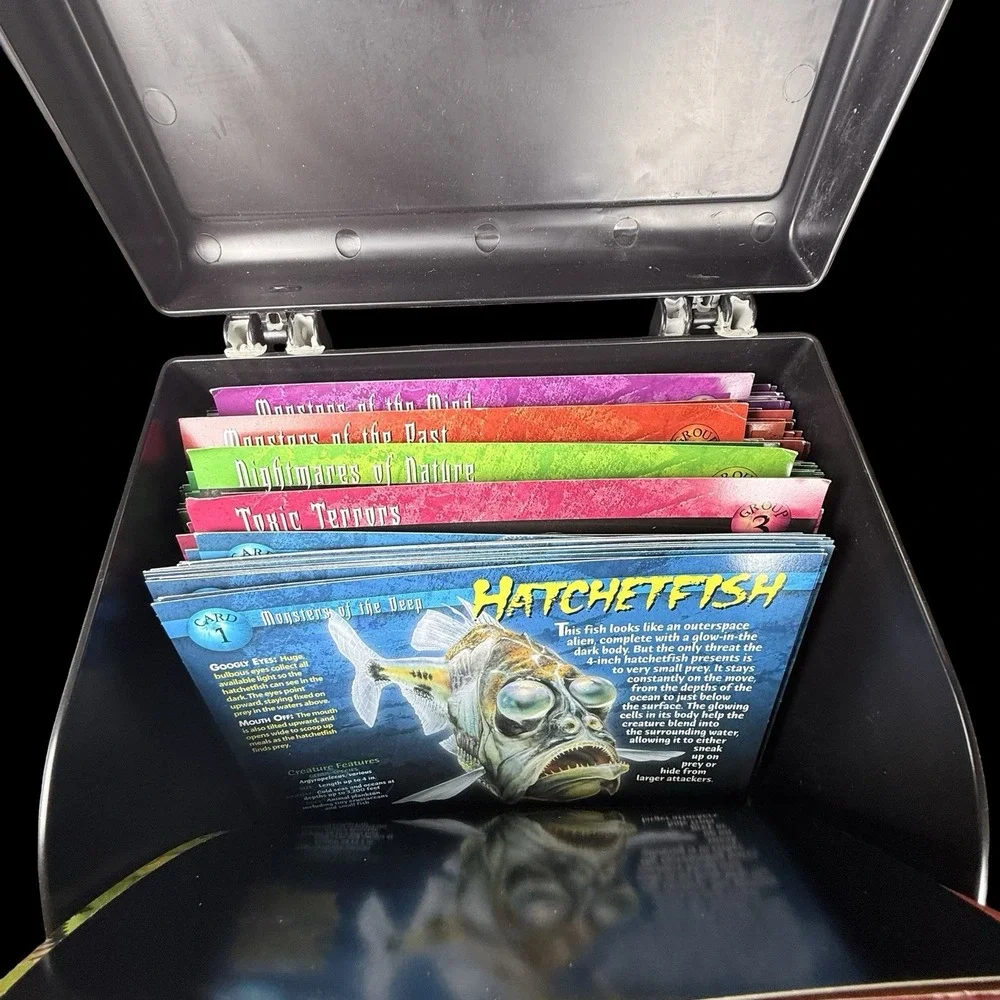 Weird N Wild Creatures Card Lot w/Storage Case 232 Trading Cards & 299 Big Cards